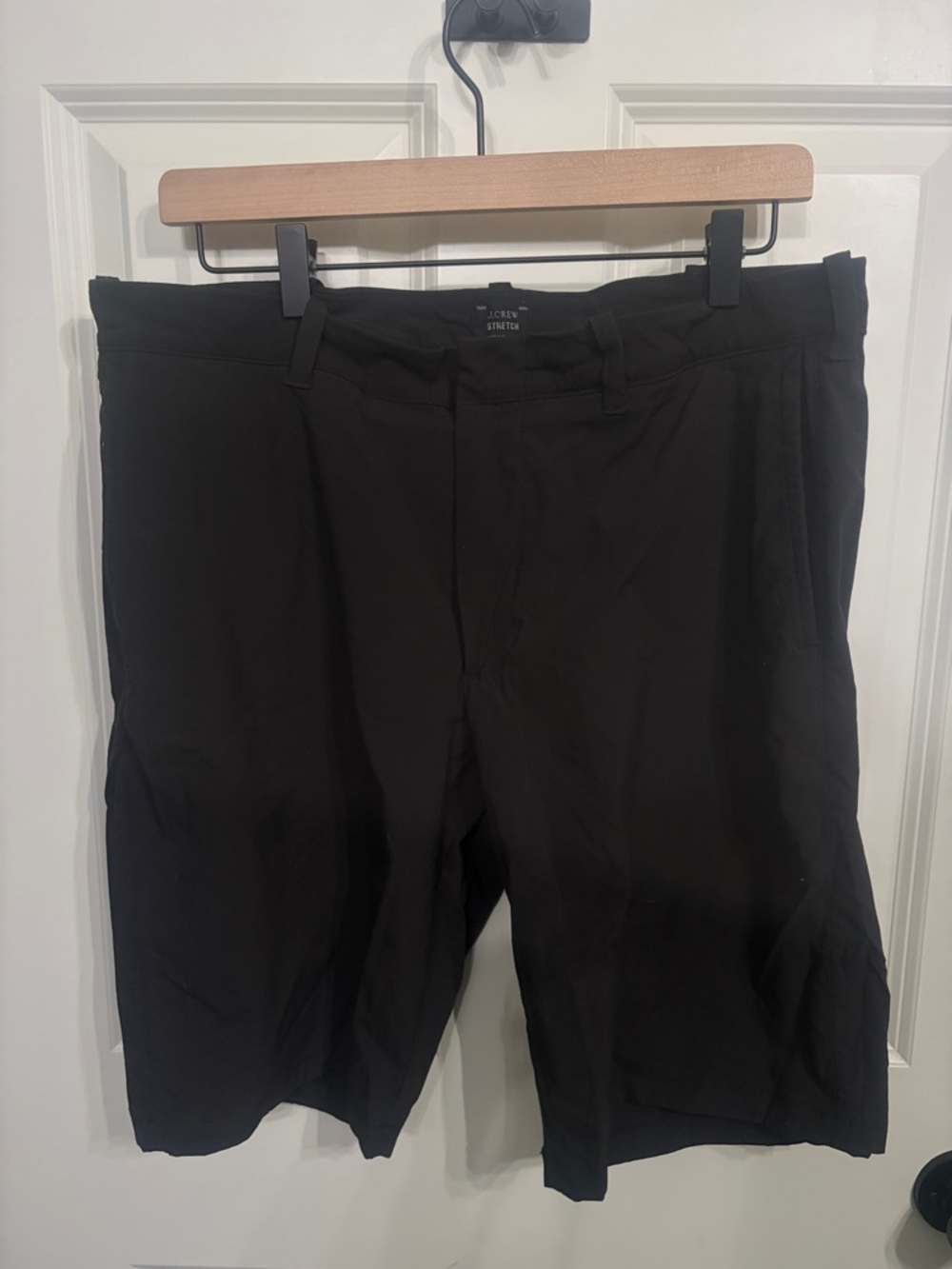 J. Crew Black Flat-Front Tech Stretch Men’s Shorts 34 waist 10.5 inch inseam